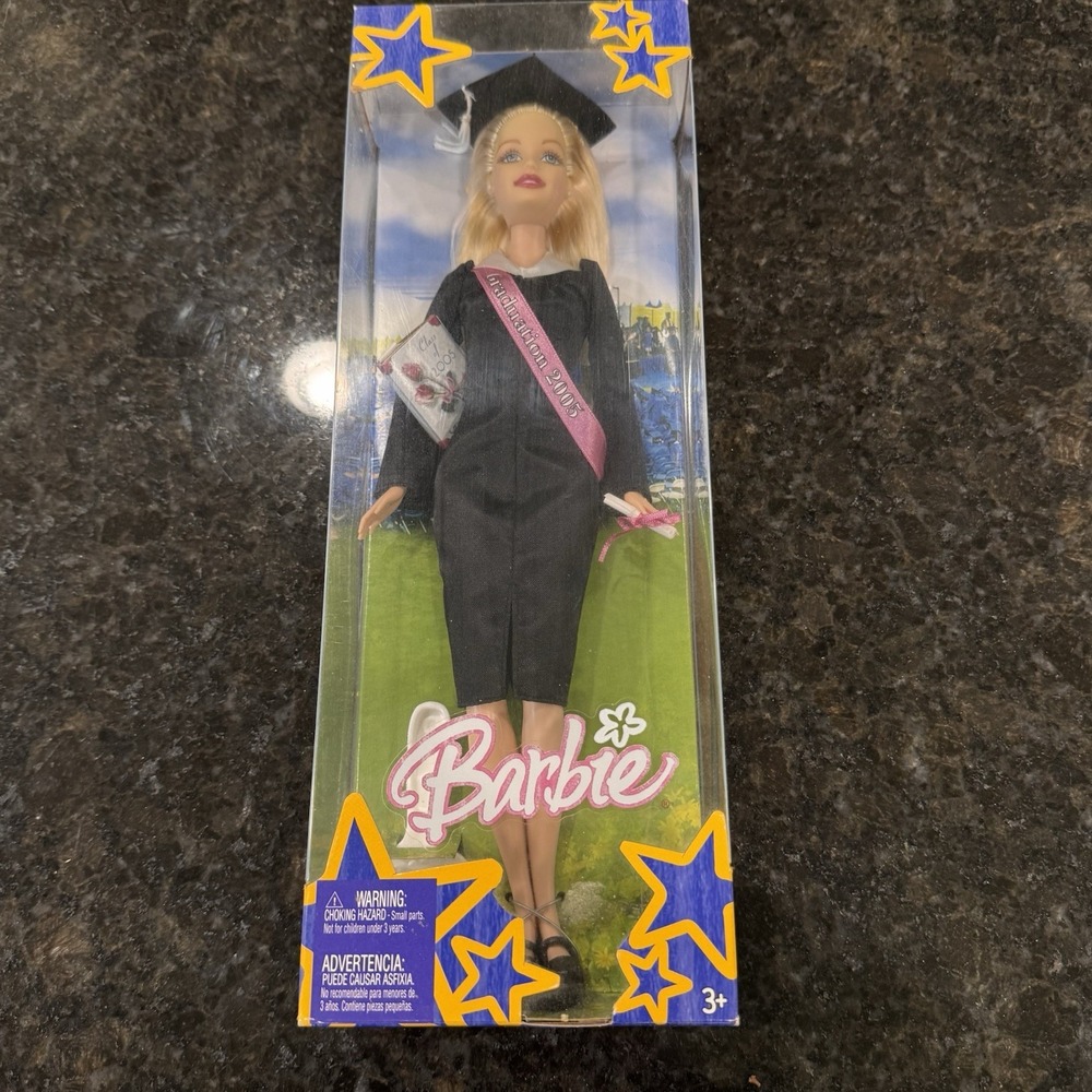 Barbie Class of 2005 Graduation Pride Cap & Gown Special edition Mattel